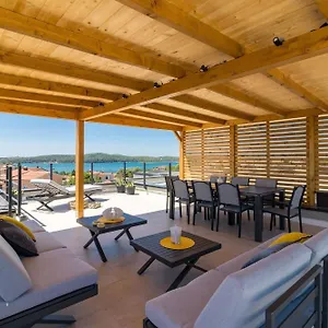 https://sax-apartments.in-istria.net